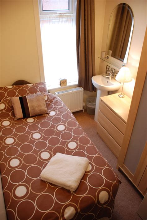 Bolton Bed and Breakfast, Cheap Hotel and Guest House Accommodati.
